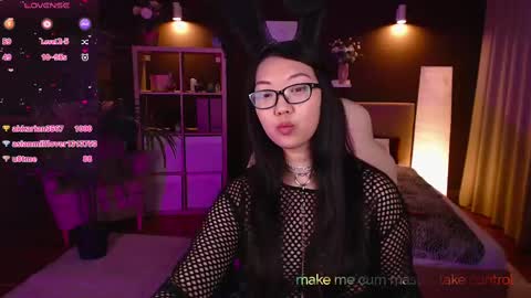 Snapshot of marine_vact chatting on 03.04.25 Marine  online show from 03.04.25