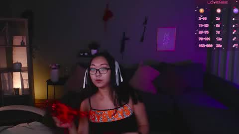 Snapshot of marine_vact chatting on 10.08.25 Marine  online show from 10.08.25