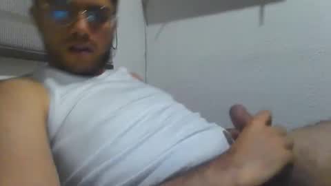 Snapshot of mario98e chatting on 12.18.25 mario98e online show from 12.18.25