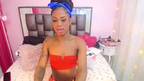 Snapshot of mariposahorny chatting on 10.25.25 Nathaly online show from 10.25.25