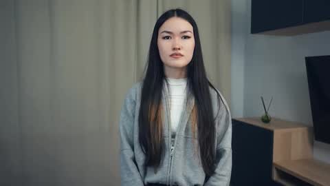 Snapshot of mariselasode chatting on 11.30.25 Akari online show from 11.30.25