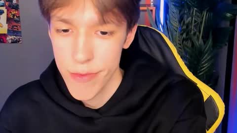 Snapshot of mark_branston chatting on 09.28.25 Mark online show from 09.28.25