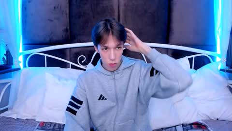 Snapshot of mark_branston chatting on 10.04.25 Mark online show from 10.04.25