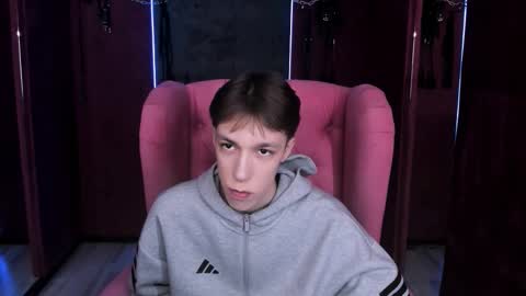 Snapshot of mark_branston chatting on 10.19.25 Mark online show from 10.19.25