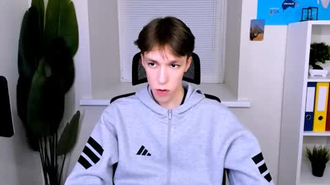 Snapshot of mark_branston chatting on 10.23.25 Mark online show from 10.23.25