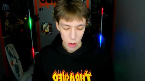 Snapshot of mark_branston chatting on 12.14.25 Mark online show from 12.14.25