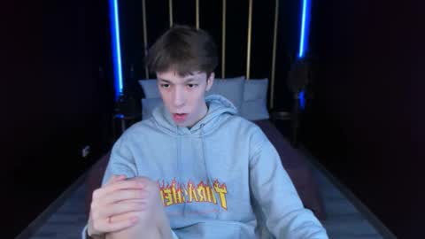 Snapshot of mark_branston chatting on 12.21.25 Mark online show from 12.21.25