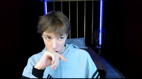 Snapshot of mark_branston chatting on 01.12.26 Mark online show from 01.12.26