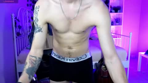 Snapshot of mark_caron chatting on 11.06.25 mark_caron online show from 11.06.25