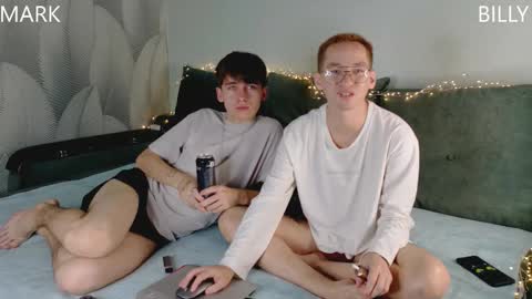 Snapshot of mark_safr chatting on 09.26.25 Mark online show from 09.26.25