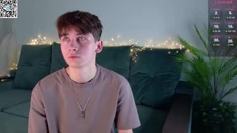 Snapshot of mark_safr chatting on 09.29.25 Mark online show from 09.29.25