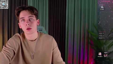 Snapshot of mark_safr chatting on 10.03.25 Mark online show from 10.03.25