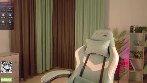 Snapshot of mark_safr chatting on 10.09.25 Mark online show from 10.09.25