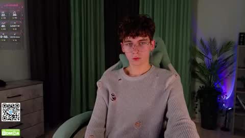 Snapshot of mark_safr chatting on 10.19.25 Mark online show from 10.19.25