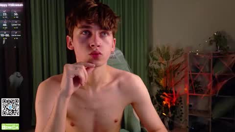 Snapshot of mark_safr chatting on 11.01.25 Mark online show from 11.01.25