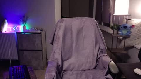 Mark online show from 02.11.25