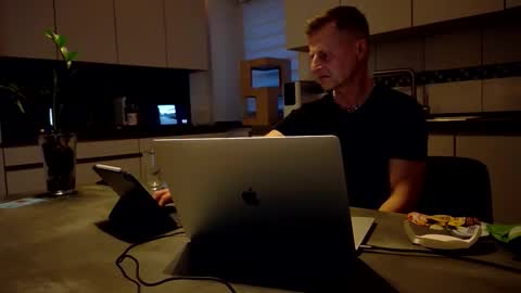 Snapshot of markcgn242649 chatting on 04.05.26 markcgn242649 online show from 04.05.26