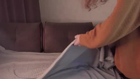 Snapshot of markglover chatting on 10.11.25 Mark online show from 10.11.25