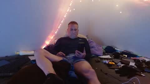 markymark101825061 online show from 02.12.25