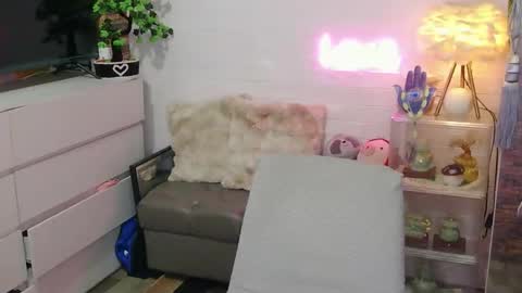 marlmoreno10 online show from 04.16.26