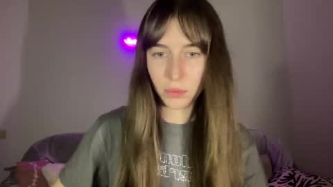 Snapshot of maroonaaa chatting on 10.24.25 Mary online show from 10.24.25