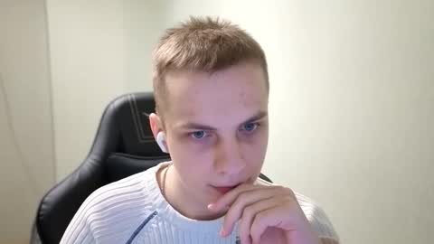 Snapshot of maroooa chatting on 03.25.26 Marko online show from 03.25.26