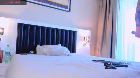 Mari online show from 11.18.25