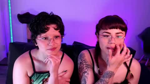 Snapshot of marsdoll chatting on 10.18.25 Marsdoll online show from 10.18.25