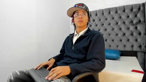 MARSHALL online show from 12.04.25