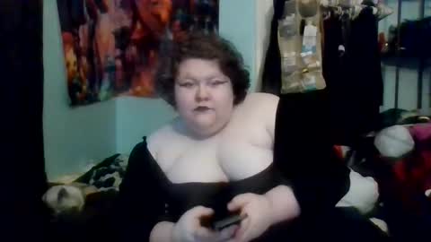 Snapshot of marshallmarx517 chatting on 11.24.25 marshallmarx517 online show from 11.24.25