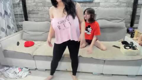 martaandserg online show from 10.29.25