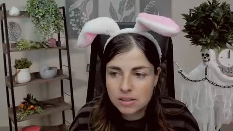 Snapshot of martaedams chatting on 11.06.25 martaedams online show from 11.06.25