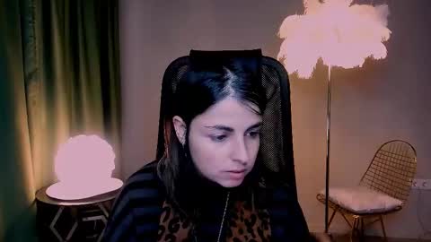 Snapshot of martaedams chatting on 12.05.25 martaedams online show from 12.05.25