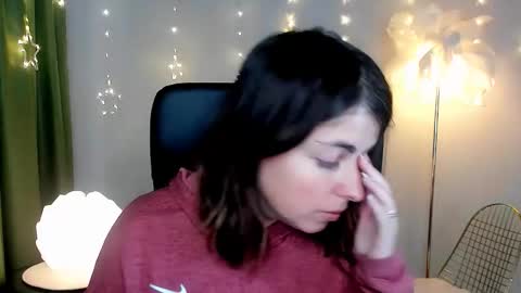 Snapshot of martaedams chatting on 12.15.25 martaedams online show from 12.15.25