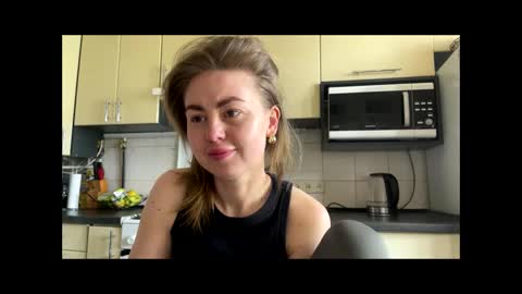 Snapshot of martaluna_ chatting on 04.29.26 Marta online show from 04.29.26