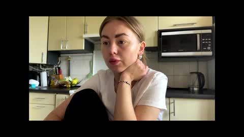 Snapshot of martaluna_ chatting on 05.02.26 Marta online show from 05.02.26