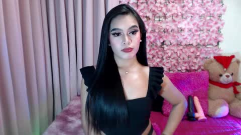 Snapshot of martha_fox chatting on 12.12.24 DONT FORGET TO FOLLOW ME AND GIVE ME A THUMBS UP GUYS- martha online show from 12.12.24