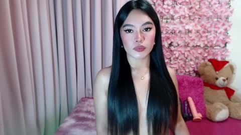 Snapshot of martha_fox chatting on 12.21.24 DONT FORGET TO FOLLOW ME AND GIVE ME A THUMBS UP GUYS- martha online show from 12.21.24