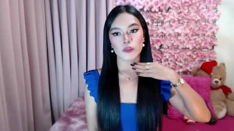 Snapshot of martha_fox chatting on 01.01.25 DONT FORGET TO FOLLOW ME AND GIVE ME A THUMBS UP GUYS- martha online show from 01.01.25