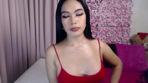 Snapshot of martha_fox chatting on 02.15.25 DONT FORGET TO FOLLOW ME AND GIVE ME A THUMBS UP GUYS- martha online show from 02.15.25