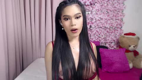 Snapshot of martha_fox chatting on 03.01.25 DONT FORGET TO FOLLOW ME AND GIVE ME A THUMBS UP GUYS- martha online show from 03.01.25