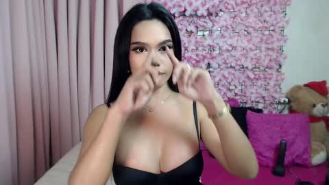 Snapshot of martha_fox chatting on 03.02.25 DONT FORGET TO FOLLOW ME AND GIVE ME A THUMBS UP GUYS- martha online show from 03.02.25