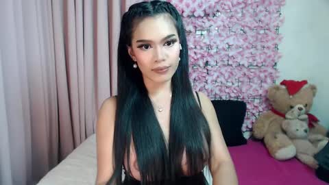 Snapshot of martha_fox chatting on 03.12.25 DONT FORGET TO FOLLOW ME AND GIVE ME A THUMBS UP GUYS- martha online show from 03.12.25