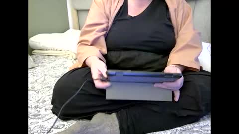 Snapshot of marthabriest chatting on 11.05.25 Martha online show from 11.05.25