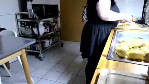 Snapshot of marthabriest chatting on 11.27.25 Martha online show from 11.27.25