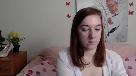 Snapshot of marthasimons chatting on 11.24.25 Martha online show from 11.24.25