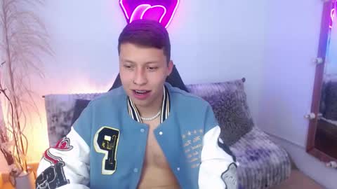 Snapshot of martin_west chatting on 10.23.25 Martin  online show from 10.23.25