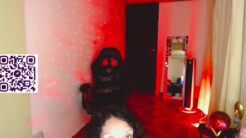 Snapshot of martina_adams chatting on 02.15.25 mari online show from 02.15.25