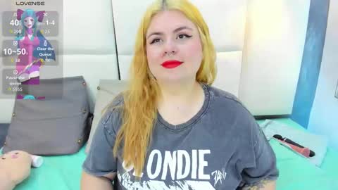 Snapshot of martina_armos chatting on 02.26.26 Martina online show from 02.26.26