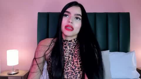 Martina Divine online show from 10.25.25